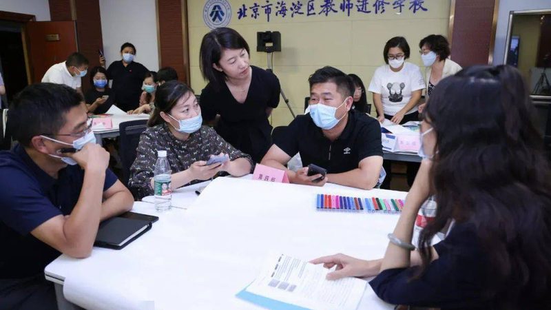 公司内训与户外拓展：两种培训方式的差异解析**