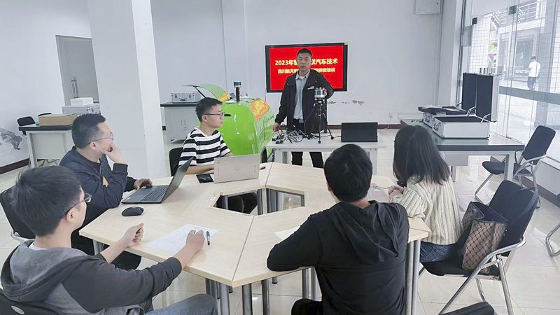 网络课程平台如何选择？揭秘四大关键因素
